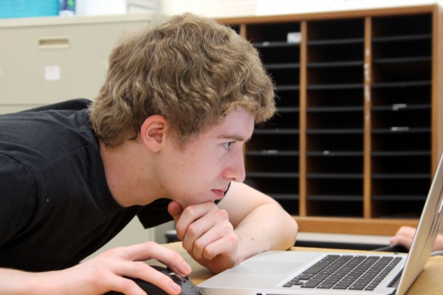 Senior Kellor Yde works on researching in Curtis Shepards advanced debate class Friday.