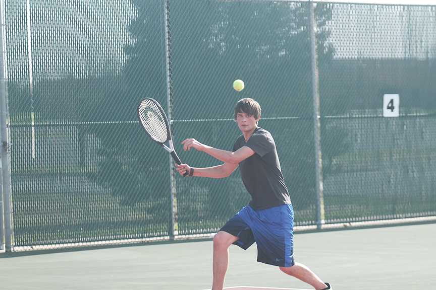Boys tennis place fifth over the weekend