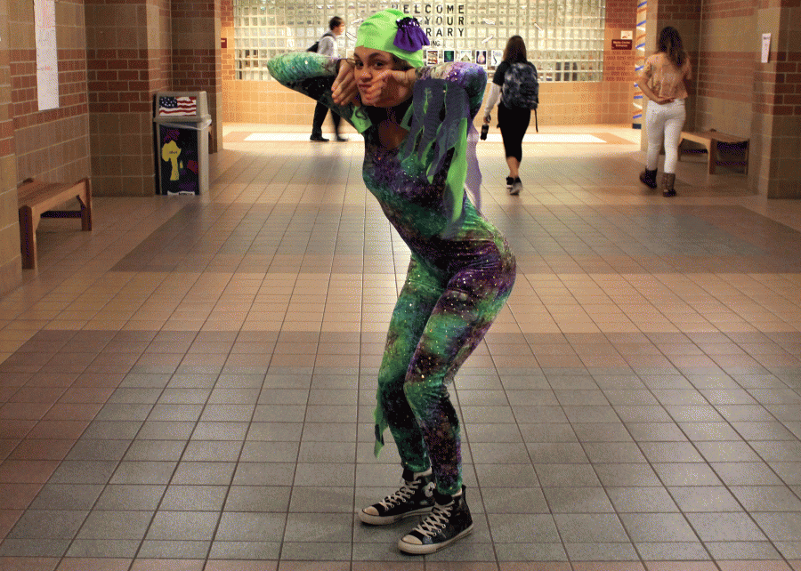 Junior sandy Carlo shows her school spirit by fressing up as a fish for Tuesday in the Tropics.