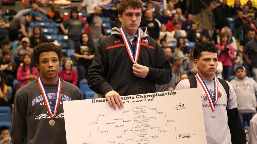 Moon wins Maizes first state wrestling title since 2009