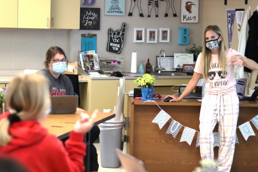 Mrs. Buchanan walks her students through instructions for their observation days at Pray Woodman and Vermillion Elementary during the third week of school on Monday, Sept. 21.