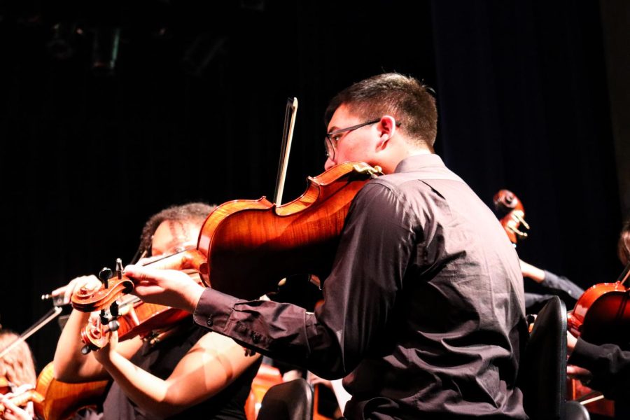 In the SCKMEA orchestra concert, there were a total of 104 orchestra students. The SCKMEA orchesta performed in front of their familes and friends with a total of three music pieces. 