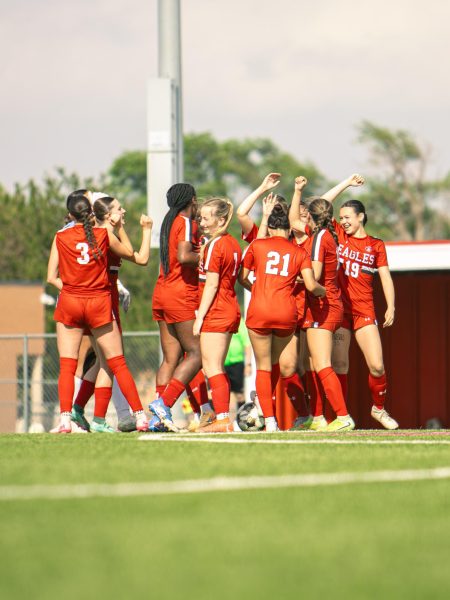 Photos: Eagles defeat Valley Center 4-1